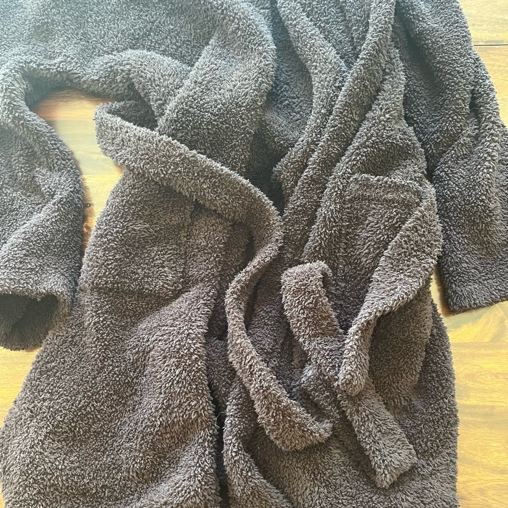 Barefoot dreams brown fuzzy robe